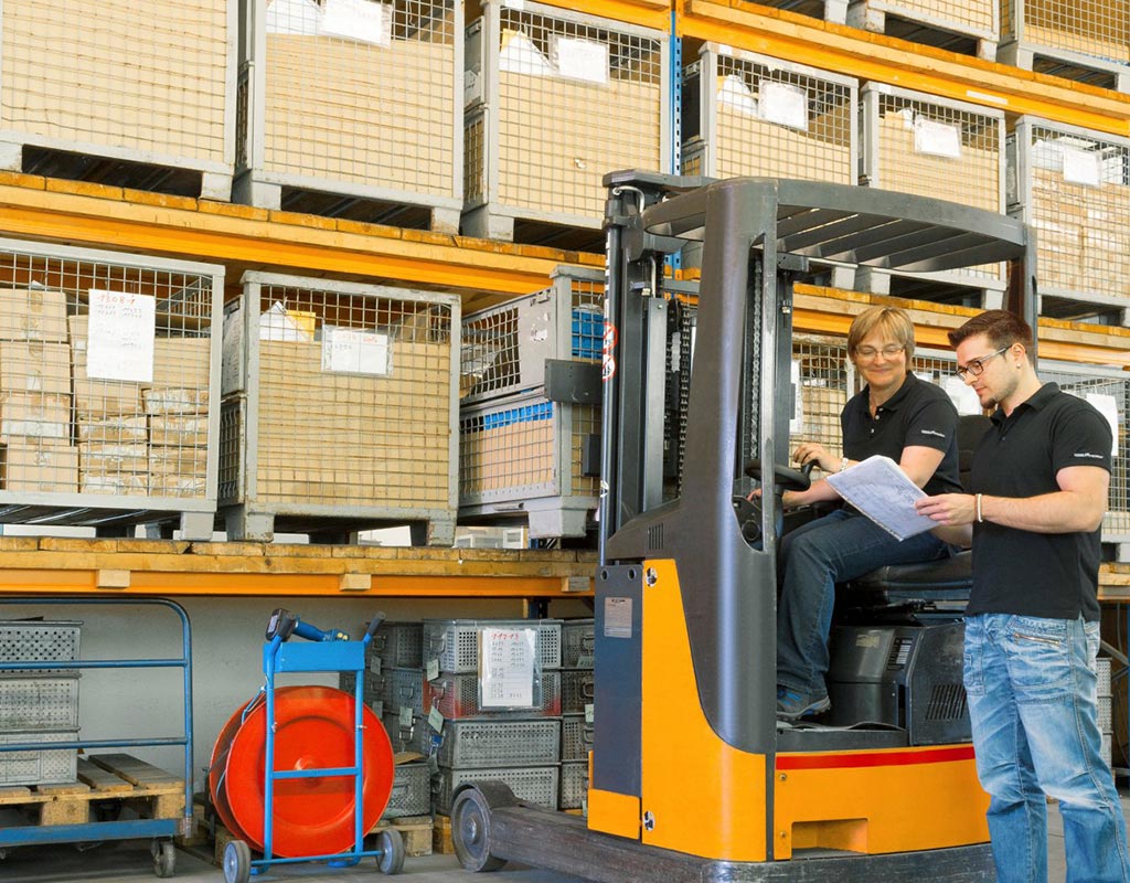 Ричтрак тойота бт. Aw logistics gmbh. Эмблемы логистических компаний. Логотип s. Ас логистика.